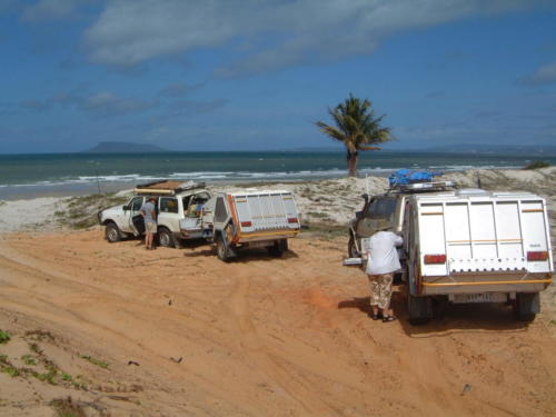 Cape Flattery beach_vehicles