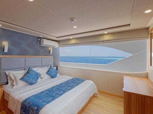 main Deck suite