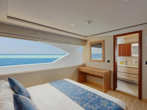 Main Deck suite. MV Felicity -1039