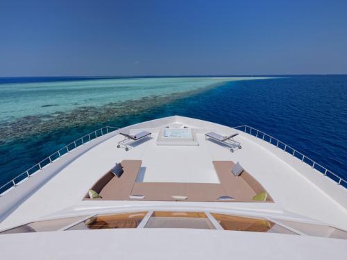 Jacuzzi cruising view MV Felicity -1042