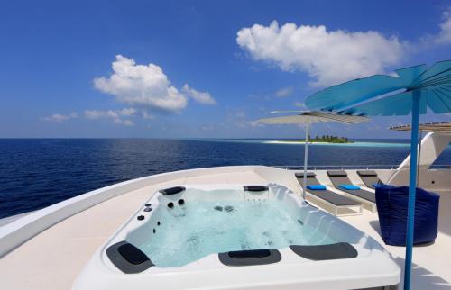 Azalea-Cruise-22-Large