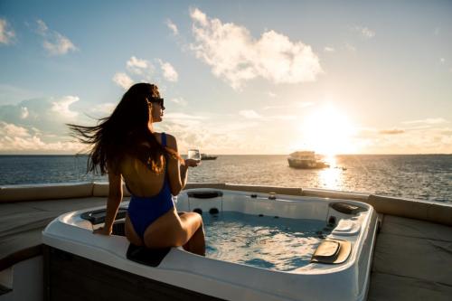 Maldives-Super-yacht-Azalea-Cruise-13